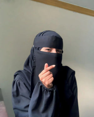 Model wearing chiffon hijab with matching Saudi niqab – Womeo Pakistan