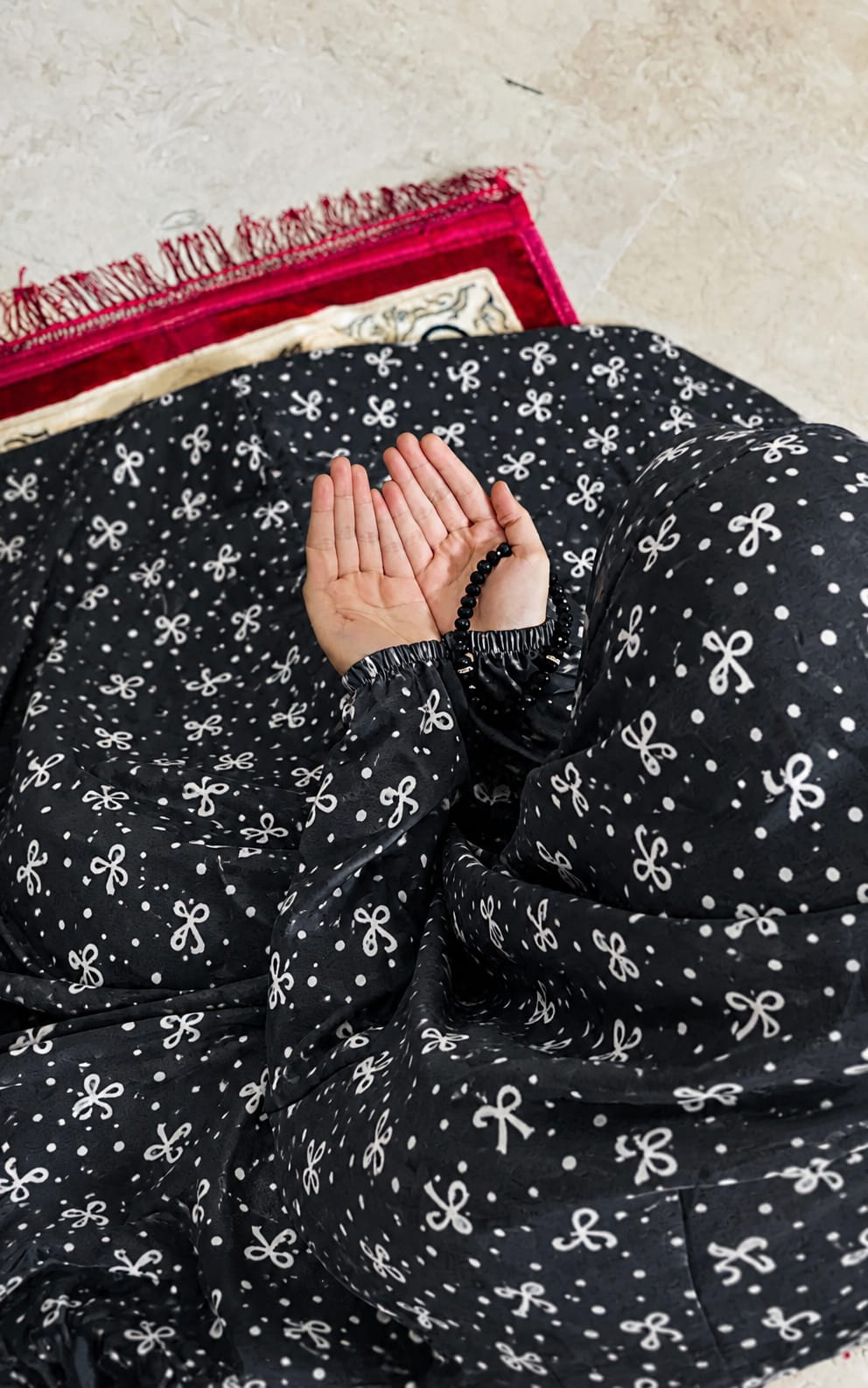 Namaz Chadar - Full-Coverage Prayer Shawl - Black Floral